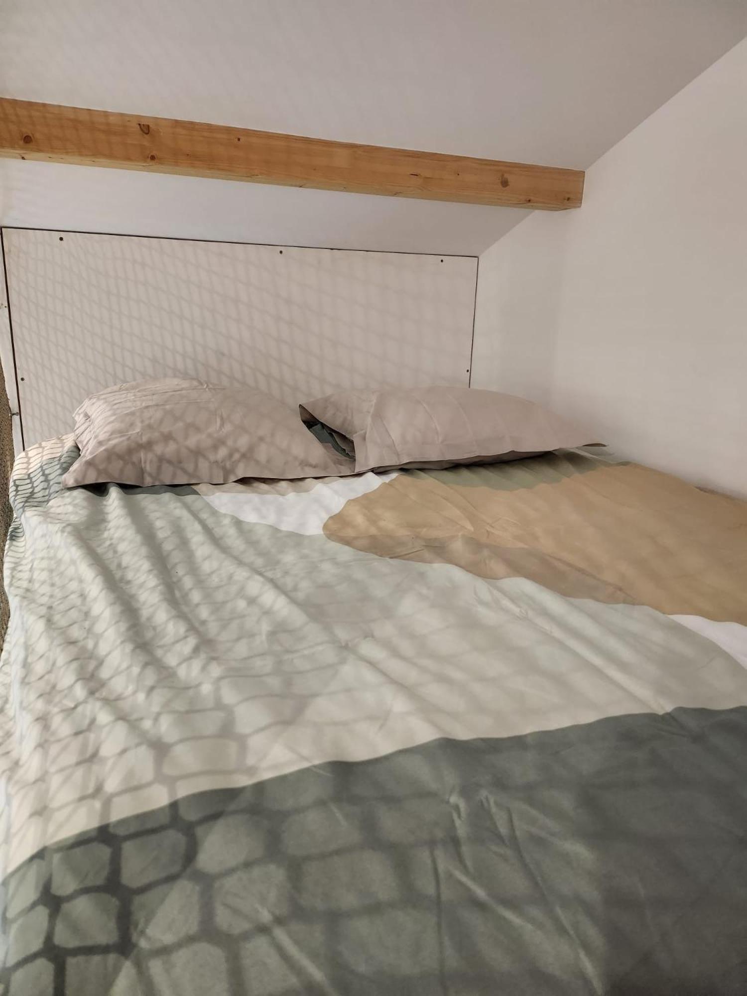 The Bedroom - Proche Aeroport Lyon, Groupama Stadium, Ldlc Arena, Eurexpo, Viarhona *